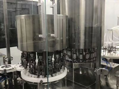 口服溶液生產(chǎn)線-旋蓋